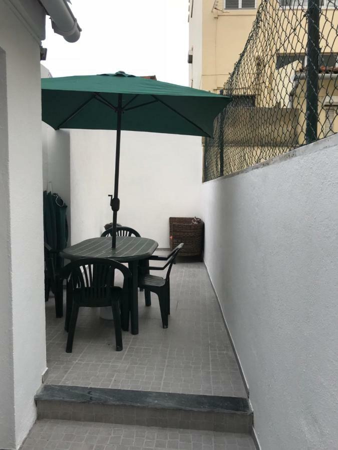 Corner House Appartamento Trafaria Esterno foto